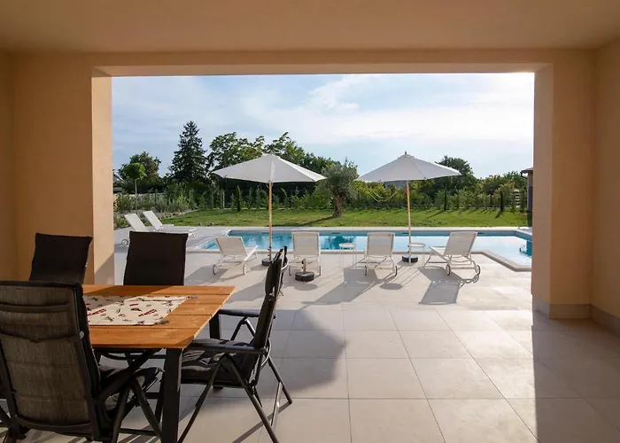 Stella Vikendica *